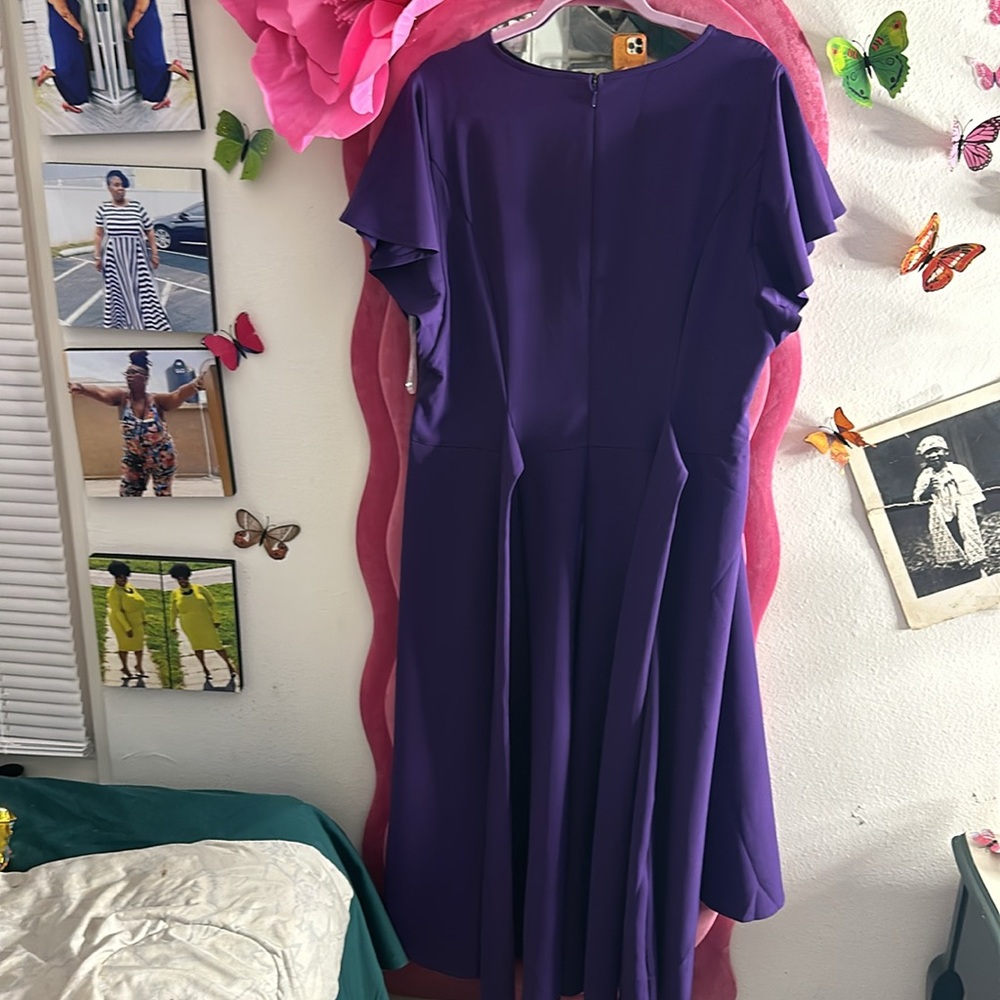 Dress - Picture 7 of 8